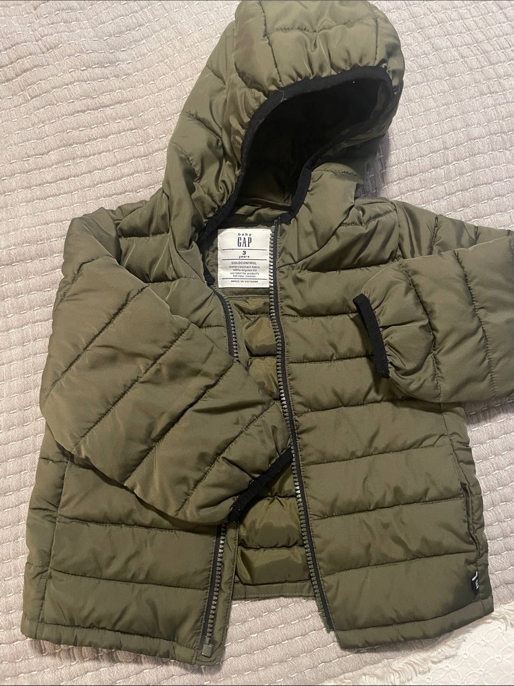GAP Kids Hooded Puffer Jacket in Olive Green